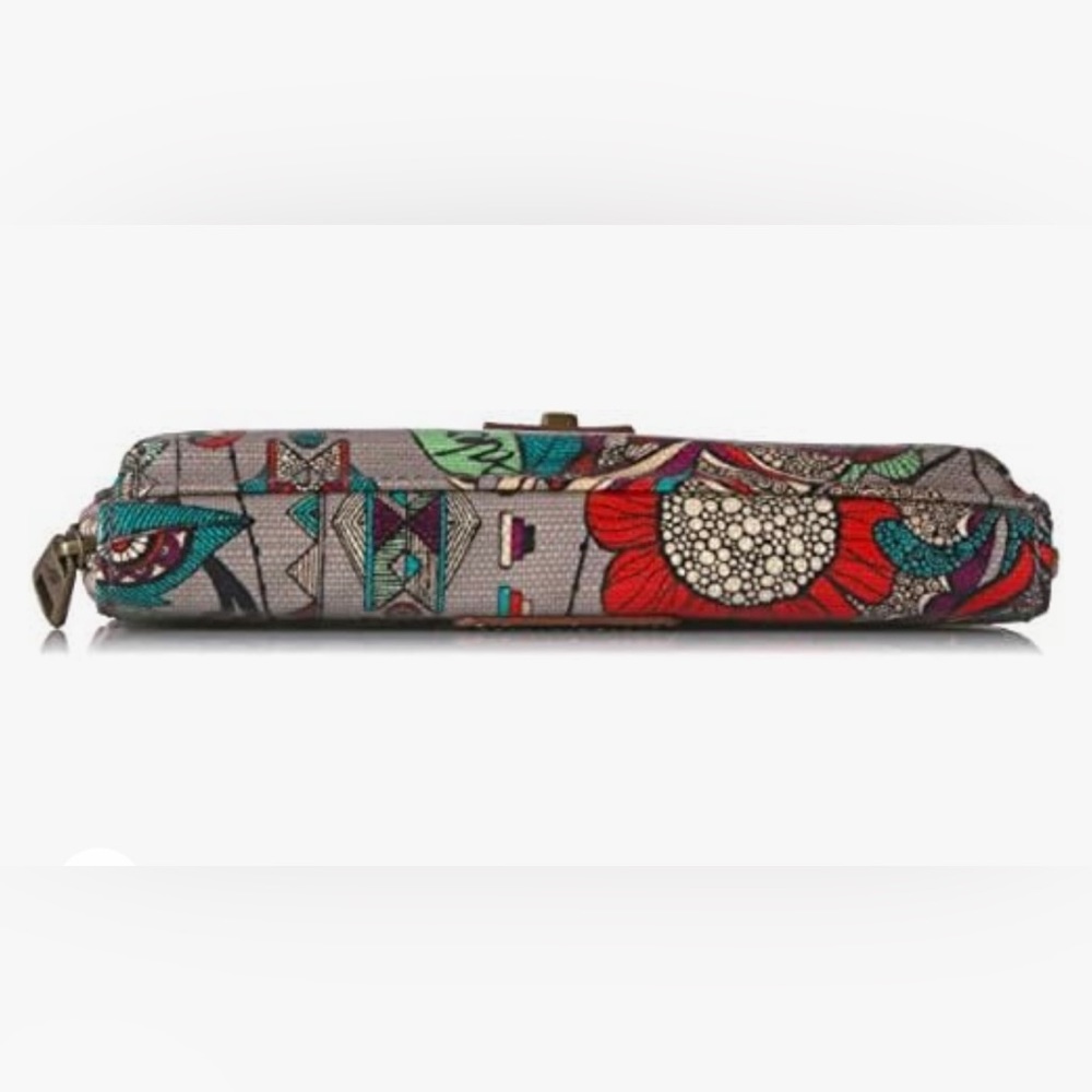 Sakroots Crossbody Bag with Pocket for a Phone - Picture 4 of 8